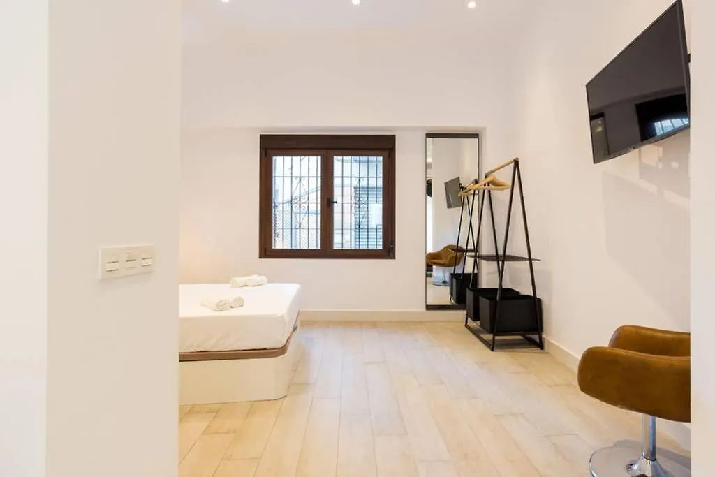 Teba-El Teatro Suite Prime Location Private Patio 말라가 아파트