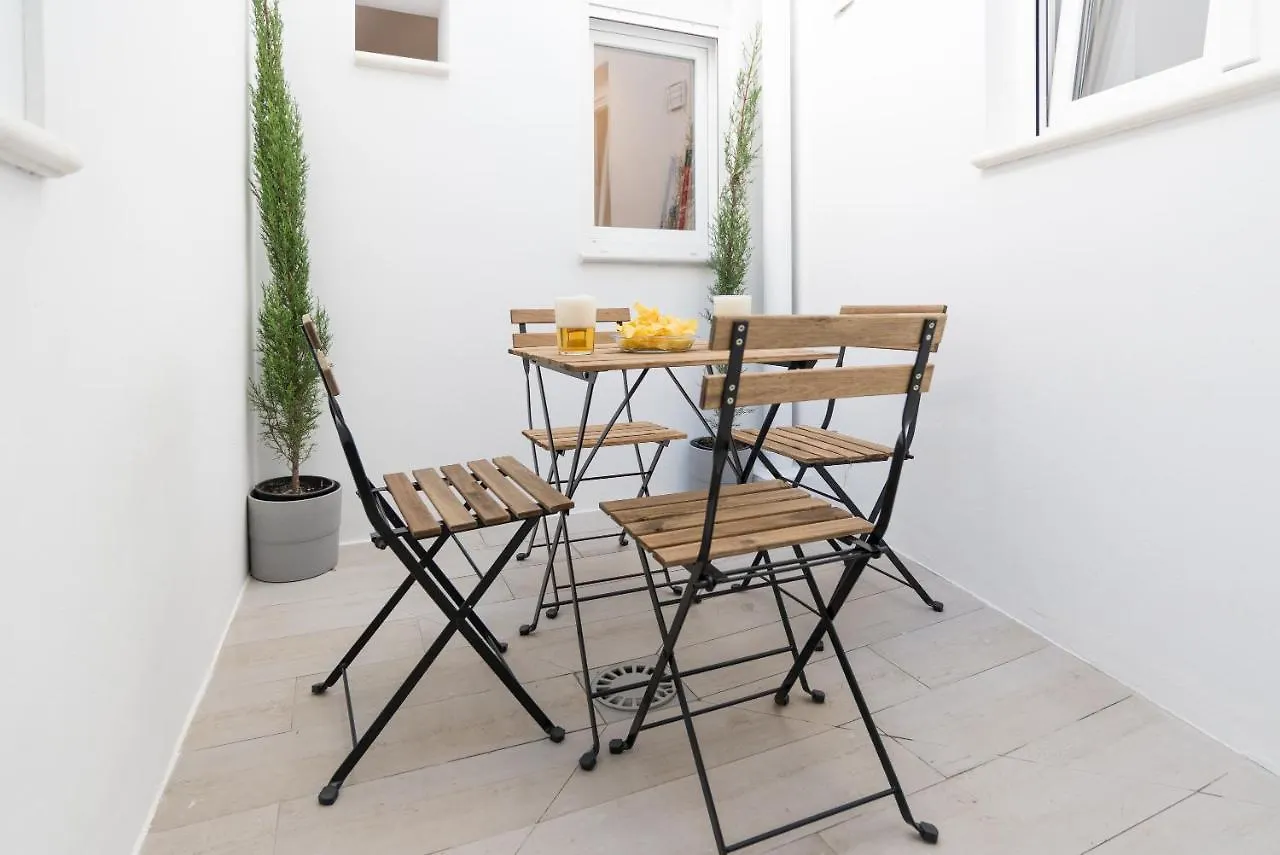 Teba-El Teatro Suite Prime Location Private Patio Malaga Spain