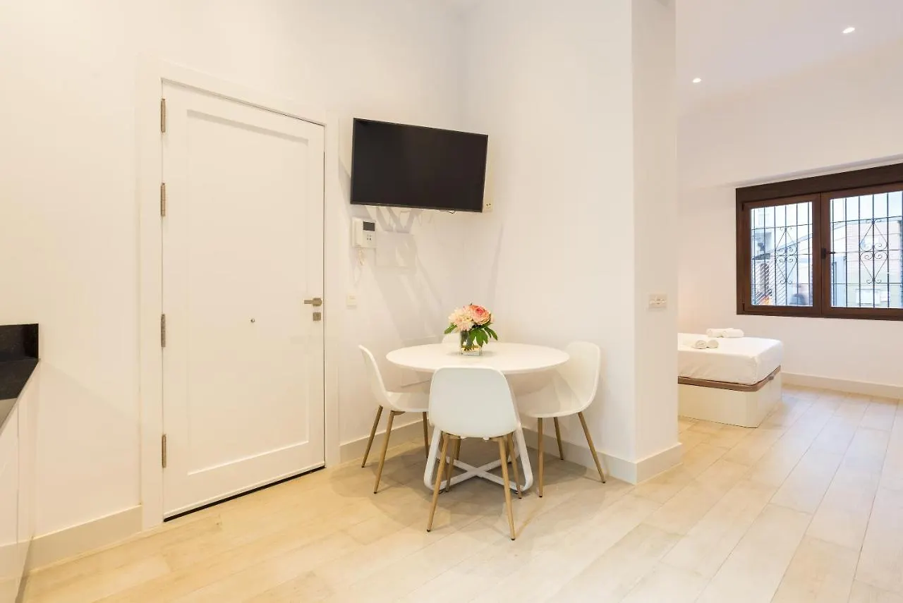 Apartment Teba-El Teatro Suite Prime Location Private Patio Malaga